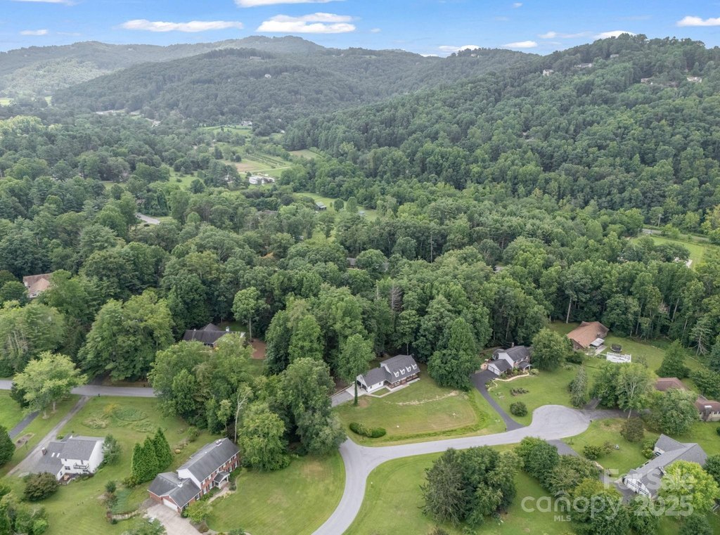 Hendersonville, North Carolina, 28791, United States, 4 Bedrooms Bedrooms, ,3 BathroomsBathrooms,Residential,Forsale,1960268