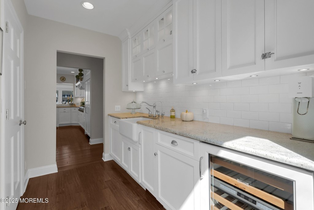 Mantoloking, New Jersey, 08738, United States, 6 Bedrooms Bedrooms, ,4 BathroomsBathrooms,Residential,Forsale,1966063