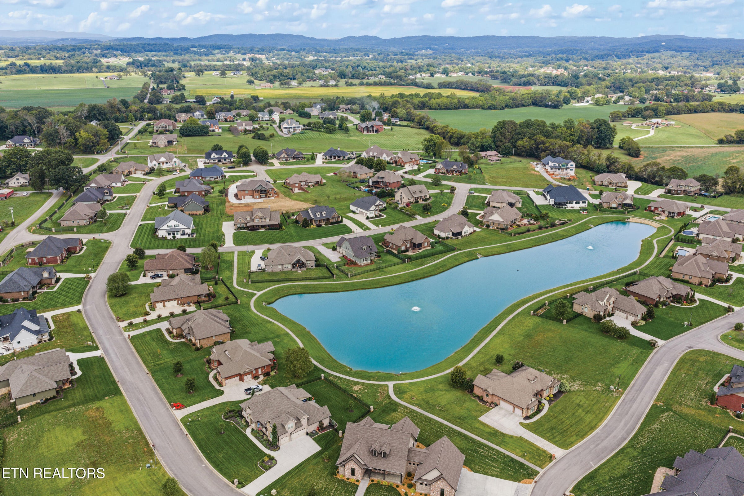 Maryville, Tennessee, 37804, United States, 4 Bedrooms Bedrooms, ,2 BathroomsBathrooms,Residential,Forsale,1973599