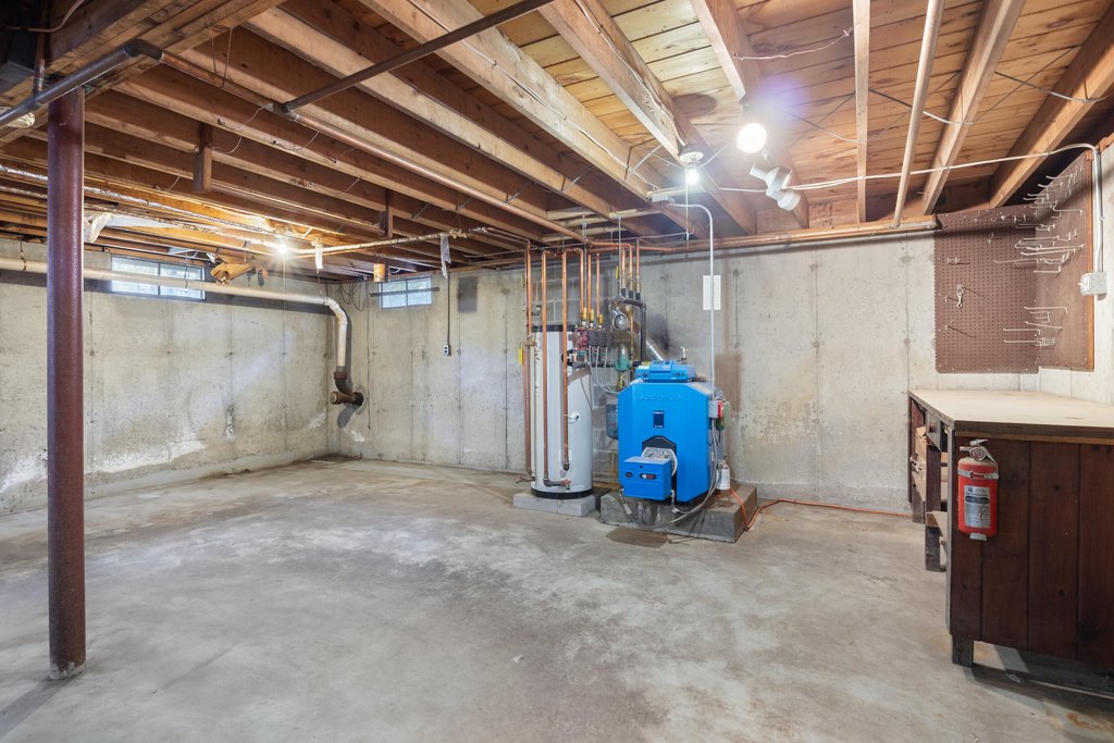 Eliot, Maine, 03903, United States, 4 Bedrooms Bedrooms, ,2 BathroomsBathrooms,Residential,Forsale,2002417