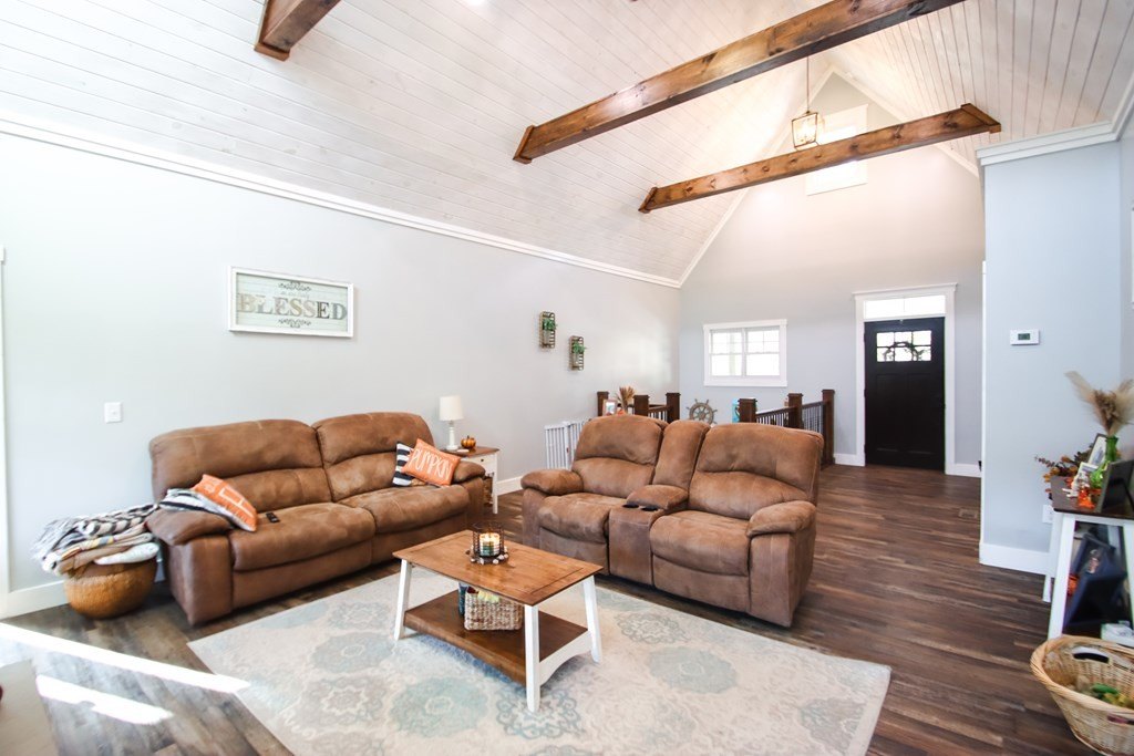 Walling, Tennessee, 38587, United States, 3 Bedrooms Bedrooms, ,2.5 BathroomsBathrooms,Residential,Forsale,1996612