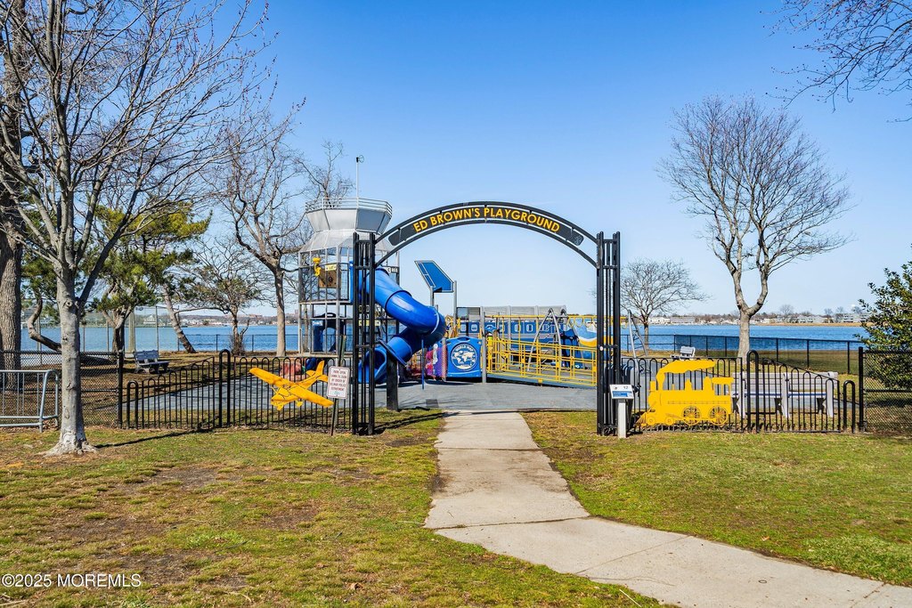 Belmar, New Jersey, 07719, United States, 1 Bedroom Bedrooms, ,1 BathroomBathrooms,Residential,Forsale,1984547