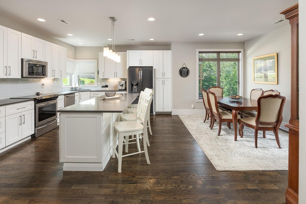 Harrison, Tennessee, 37341, United States, 4 Bedrooms Bedrooms, ,2.5 BathroomsBathrooms,Residential,Forsale,1922197