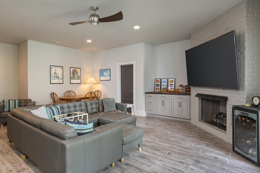 Harrison, Tennessee, 37341, United States, 4 Bedrooms Bedrooms, ,2.5 BathroomsBathrooms,Residential,Forsale,1922197