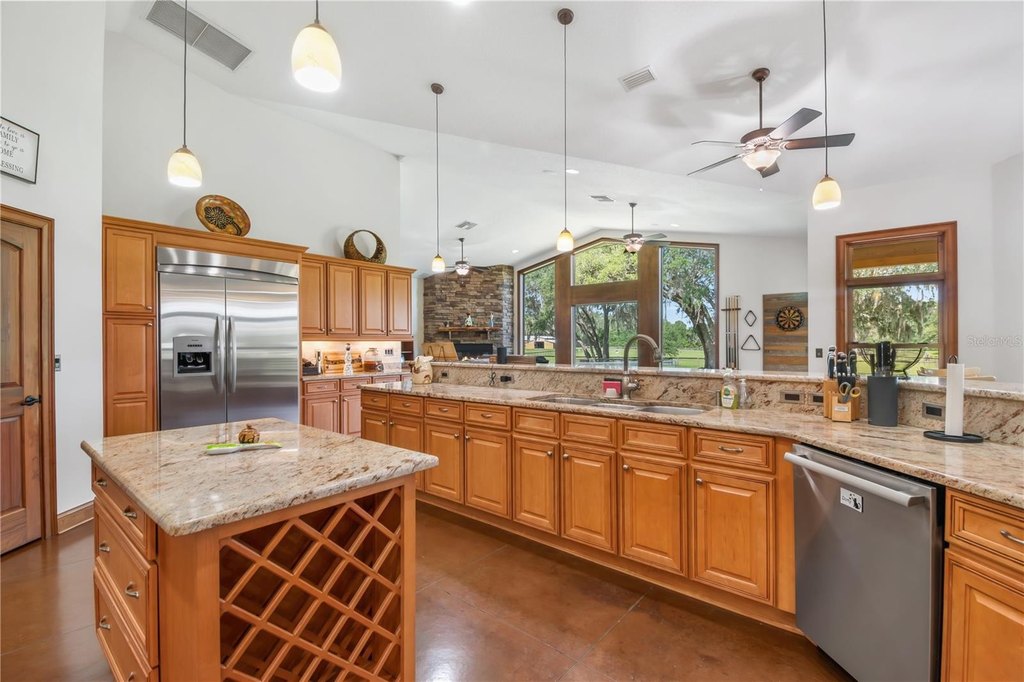 MORRISTON, Florida, 32668, United States, 4 Bedrooms Bedrooms, ,3.5 BathroomsBathrooms,Residential,Forsale,2010925