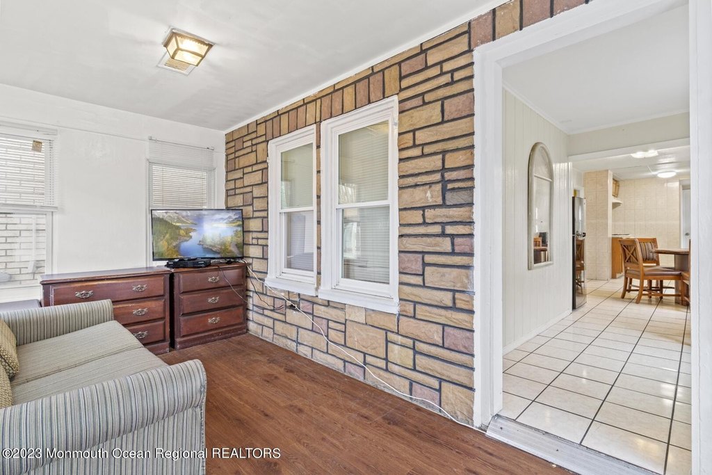 Seaside Heights, New Jersey, 08751, United States, 6 Bedrooms Bedrooms, ,3 BathroomsBathrooms,Residential,Forsale,2004842