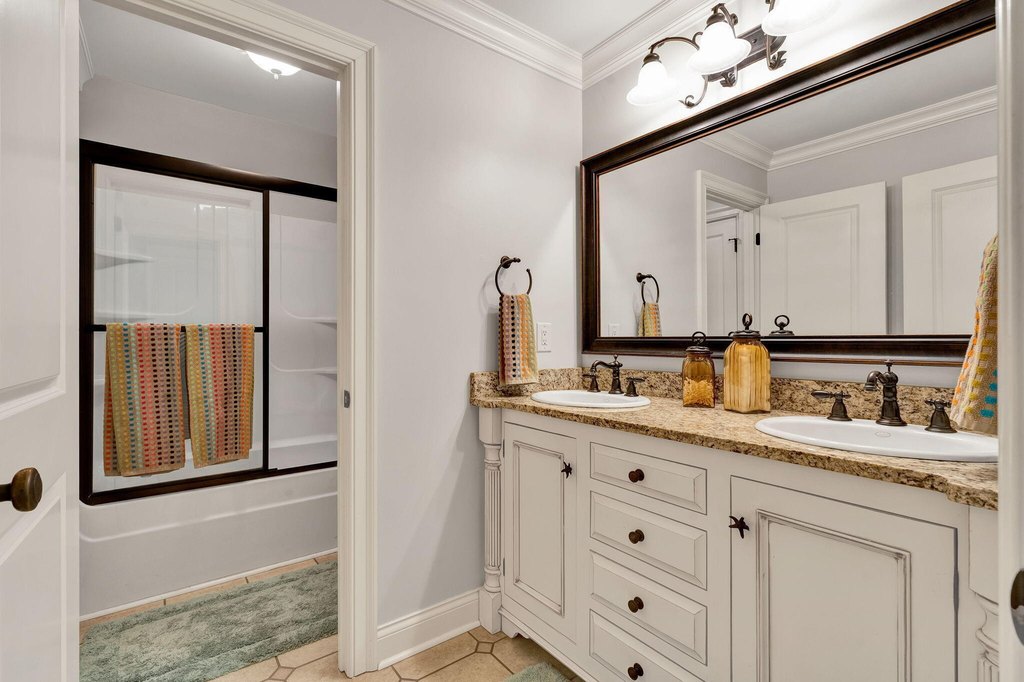 Cleveland, Tennessee, 37312, United States, 5 Bedrooms Bedrooms, ,3.5 BathroomsBathrooms,Residential,Forsale,2004697