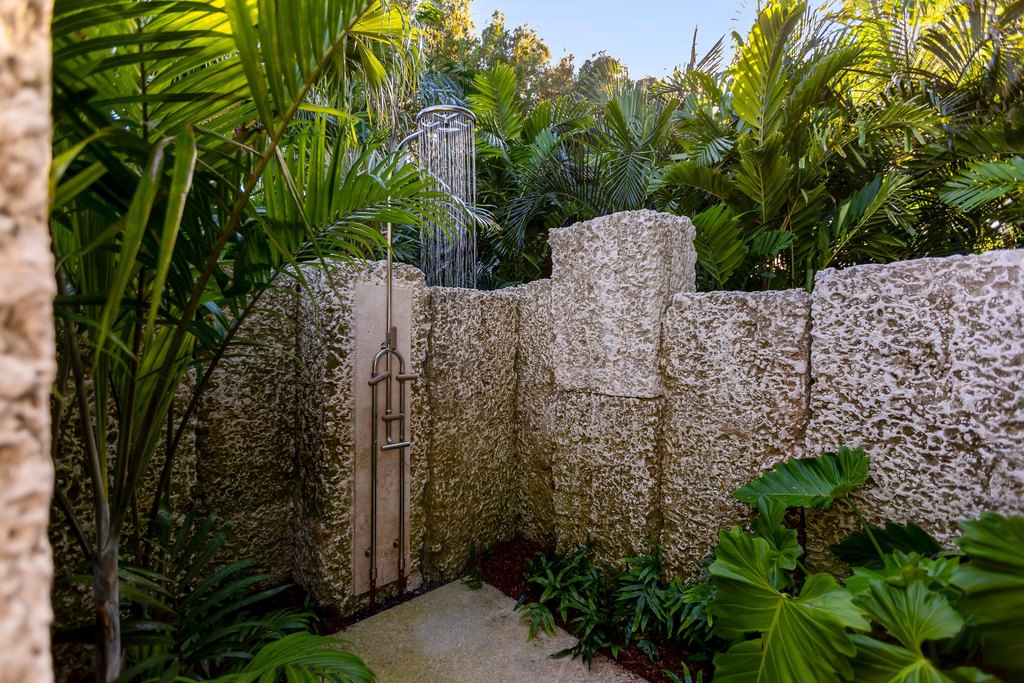 Key West, Florida, 33040, United States, 3 Bedrooms Bedrooms, ,3.5 BathroomsBathrooms,Residential,Forsale,2004365