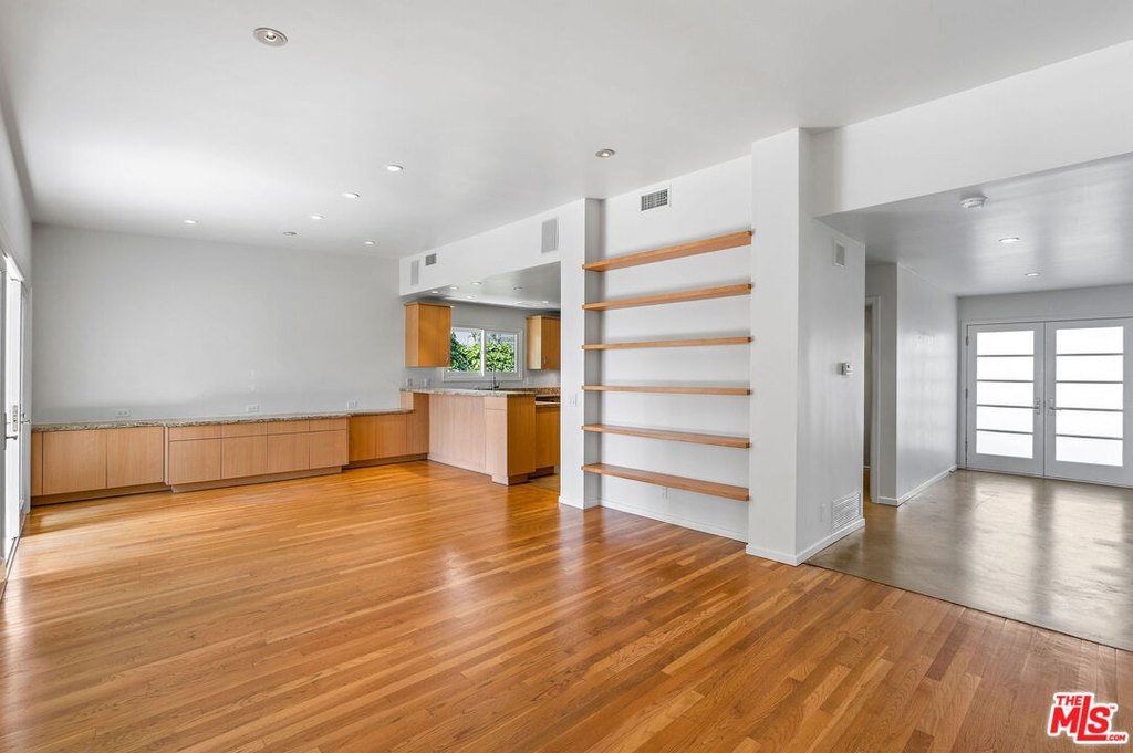 Malibu, California, 90265, United States, 4 Bedrooms Bedrooms, ,3 BathroomsBathrooms,Residential,Forsale,2009629