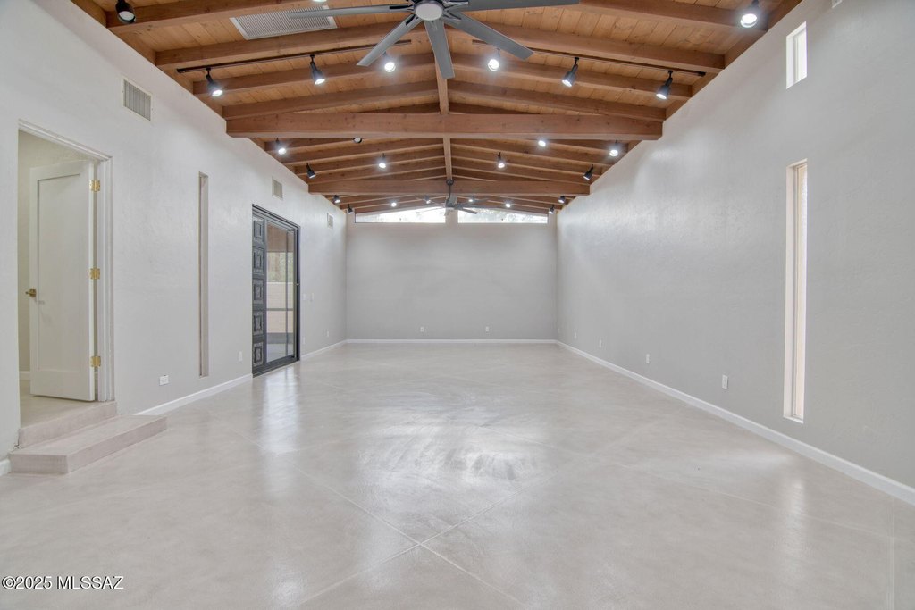 Tucson, Arizona, 85711, United States, 4 Bedrooms Bedrooms, ,2 BathroomsBathrooms,Residential,Forsale,1990103