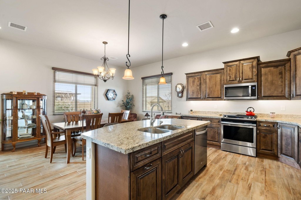 Prescott Valley, Arizona, 86315, United States, 3 Bedrooms Bedrooms, ,2 BathroomsBathrooms,Residential,Forsale,1929278