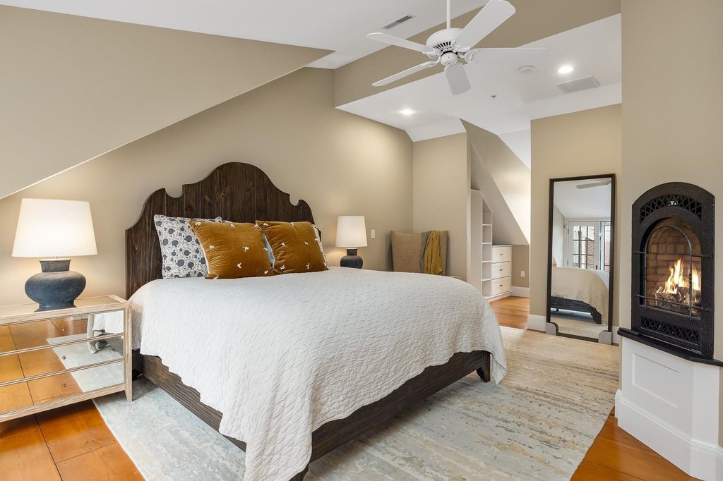 Portsmouth, New Hampshire, 03801, United States, 8 Bedrooms Bedrooms, ,8.5 BathroomsBathrooms,Residential,Forsale,2002395