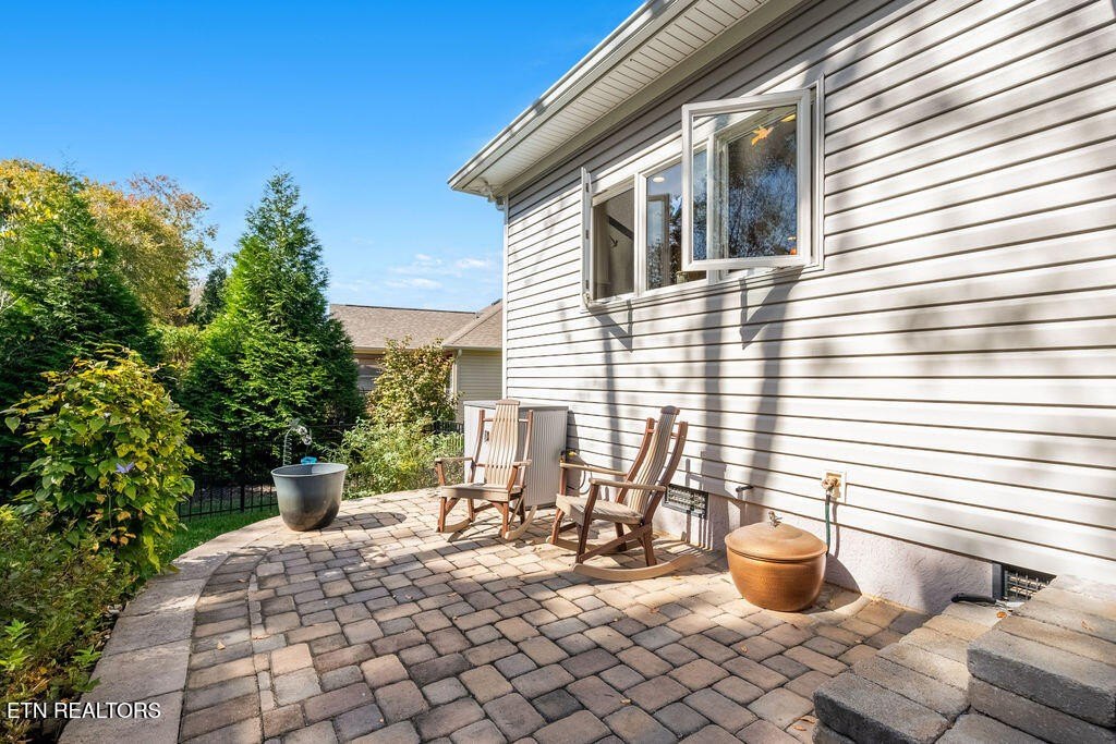 Loudon, Tennessee, 37774, United States, 3 Bedrooms Bedrooms, ,2 BathroomsBathrooms,Residential,Forsale,1999458