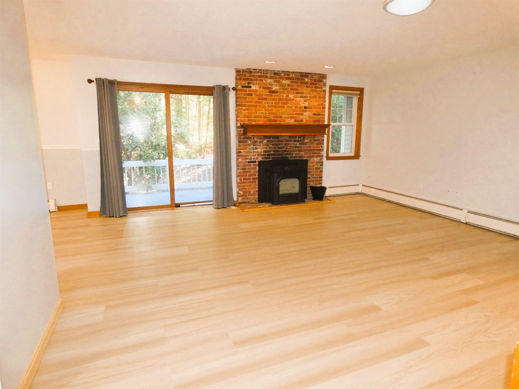 Laconia, New Hampshire, 03246, United States, 3 Bedrooms Bedrooms, ,2.5 BathroomsBathrooms,Residential,Forsale,1968469