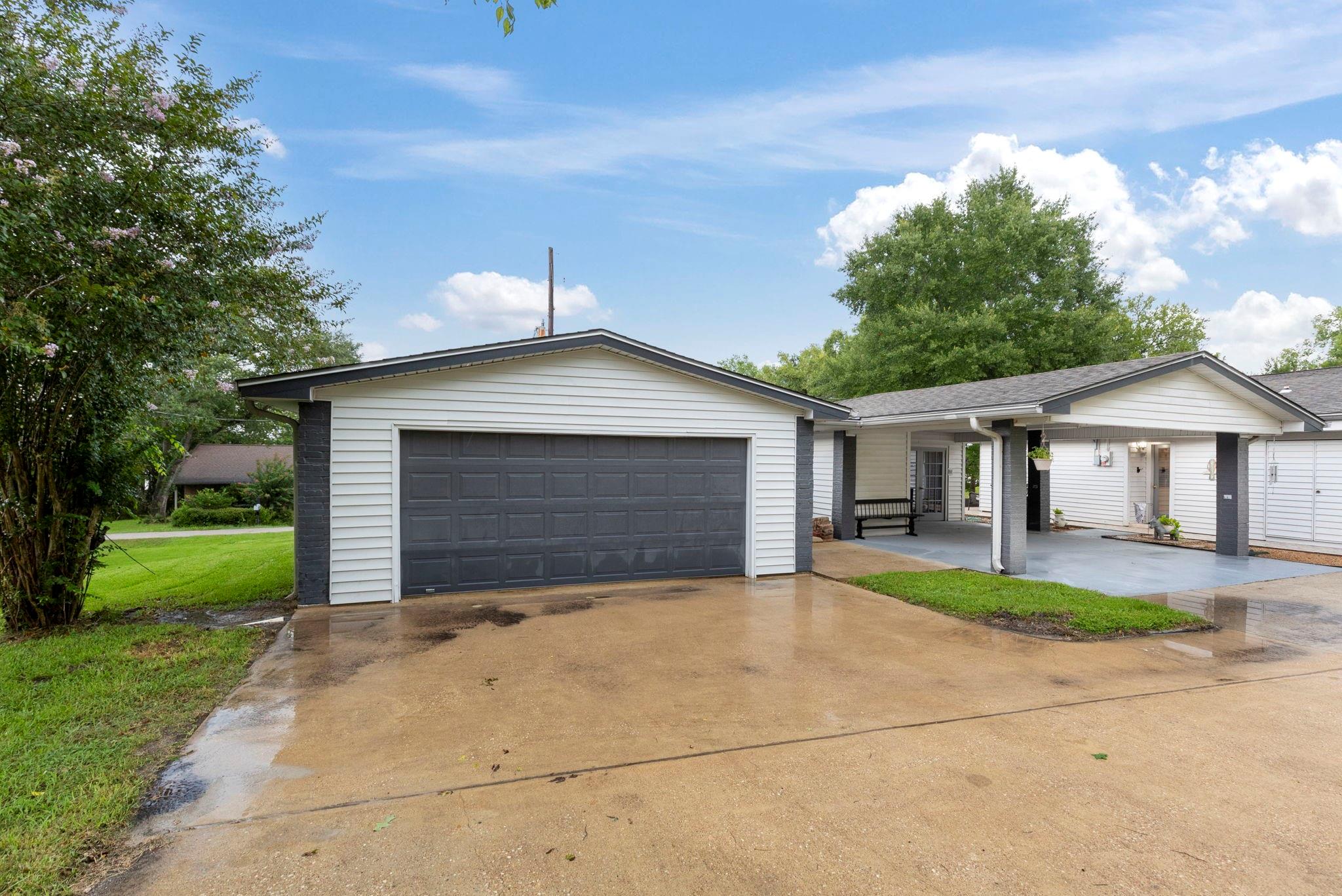 Huntsville, Texas, 77320, United States, 3 Bedrooms Bedrooms, ,3 BathroomsBathrooms,Residential,Forsale,1973441