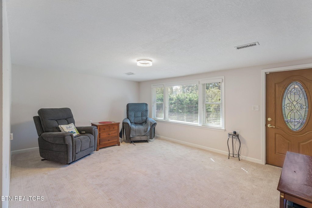 Lenoir City, Tennessee, 37772, United States, 3 Bedrooms Bedrooms, ,3 BathroomsBathrooms,Residential,Forsale,1973613