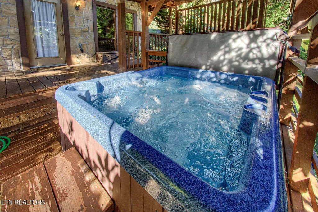 Sevierville, Tennessee, 37862, United States, 3 Bedrooms Bedrooms, ,3 BathroomsBathrooms,Residential,Forsale,1973612