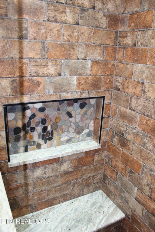 Madisonville, Tennessee, 37354, United States, 3 Bedrooms Bedrooms, ,3 BathroomsBathrooms,Residential,Forsale,1893807