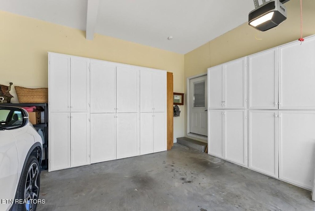 Pikeville, Tennessee, 37367, United States, 4 Bedrooms Bedrooms, ,3.5 BathroomsBathrooms,Residential,Forsale,1886011