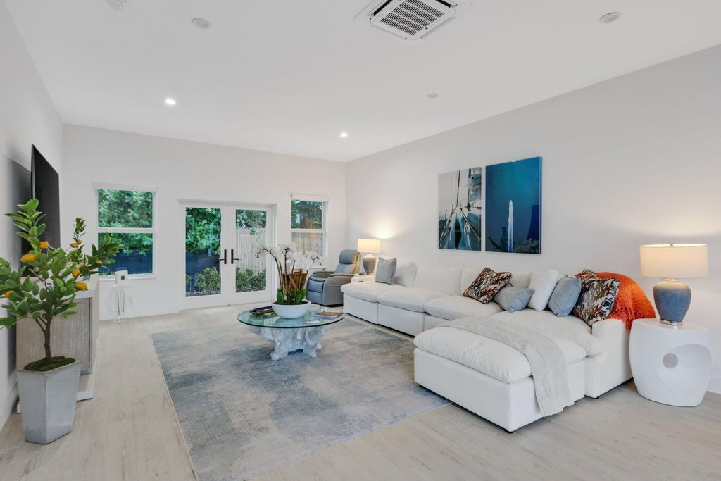 Highland Beach, Florida, 33487, United States, 3 Bedrooms Bedrooms, ,3 BathroomsBathrooms,Residential,Forsale,1996318