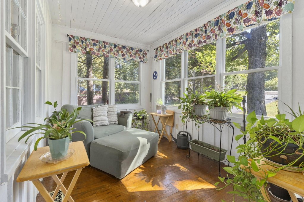 Signal Mountain, Tennessee, 37377, United States, 4 Bedrooms Bedrooms, ,2.5 BathroomsBathrooms,Residential,Forsale,2004666