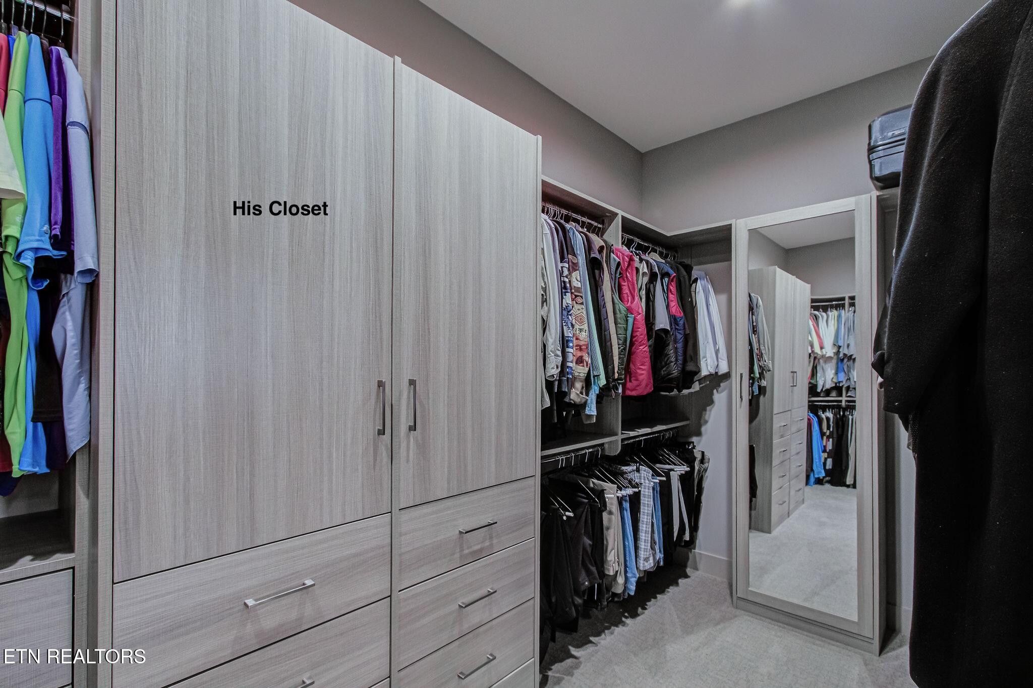 Loudon, Tennessee, 37774, United States, 5 Bedrooms Bedrooms, ,4 BathroomsBathrooms,Residential,Forsale,1973614