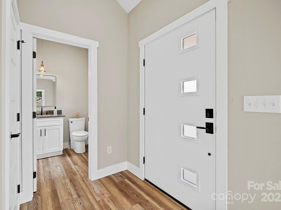 Asheville, North Carolina, 28806, United States, 3 Bedrooms Bedrooms, ,2 BathroomsBathrooms,Residential,Forsale,1986000