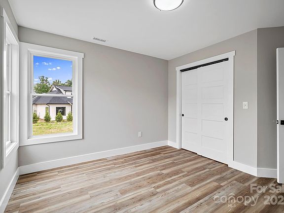 Asheville, North Carolina, 28806, United States, 3 Bedrooms Bedrooms, ,2 BathroomsBathrooms,Residential,Forsale,1986000