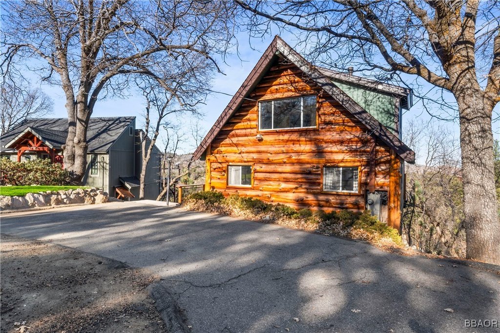 Lake Arrowhead, California, 92352, United States, 4 Bedrooms Bedrooms, ,3 BathroomsBathrooms,Residential,Forsale,1934022