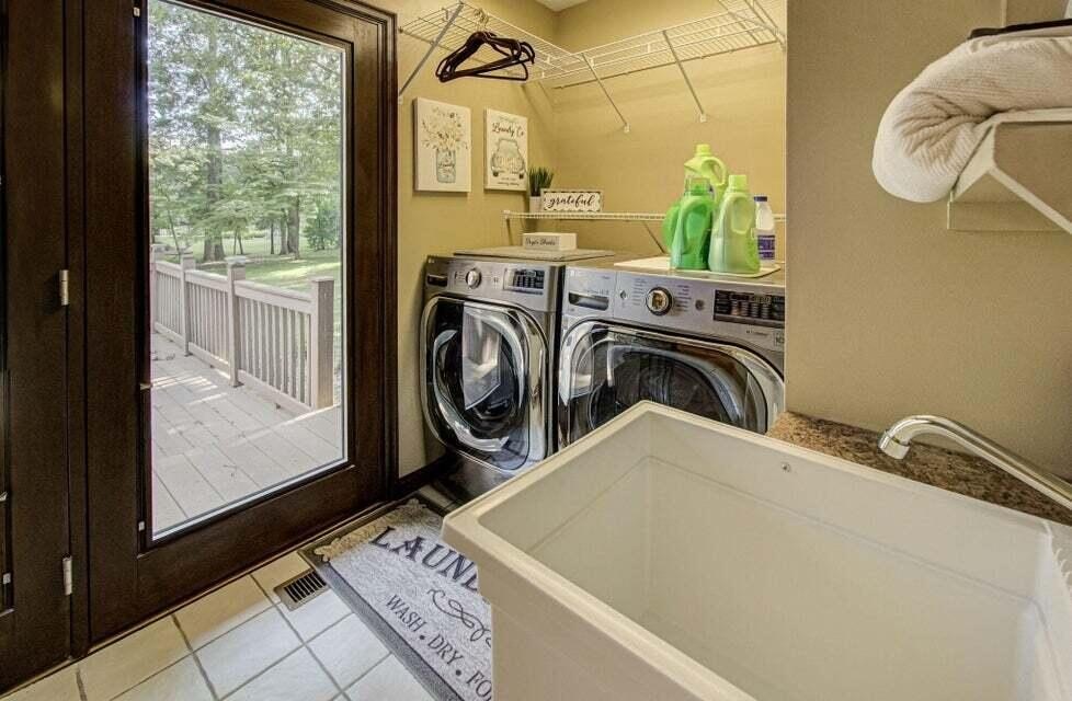 Newport, Tennessee, 37821, United States, 4 Bedrooms Bedrooms, ,3.5 BathroomsBathrooms,Residential,Forsale,1988741