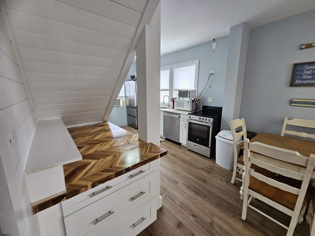 Ventnor, New Jersey, 08406, United States, 6 Bedrooms Bedrooms, ,4 BathroomsBathrooms,Residential,Forsale,1994159