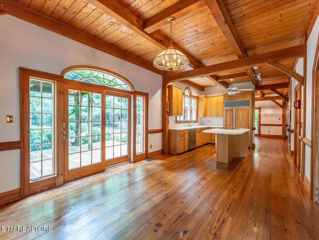 Crossville, Tennessee, 38555, United States, 3 Bedrooms Bedrooms, ,3.5 BathroomsBathrooms,Residential,Forsale,1995006