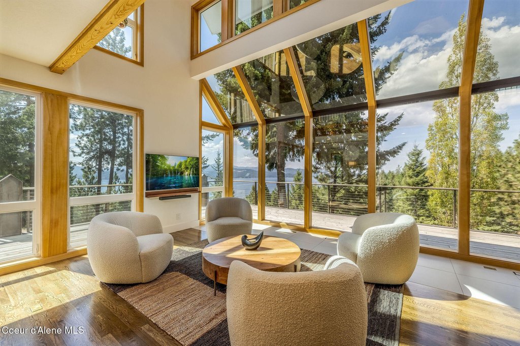 Coeur d'Alene, Idaho, 83814, United States, 4 Bedrooms Bedrooms, ,3 BathroomsBathrooms,Residential,Forsale,1960021