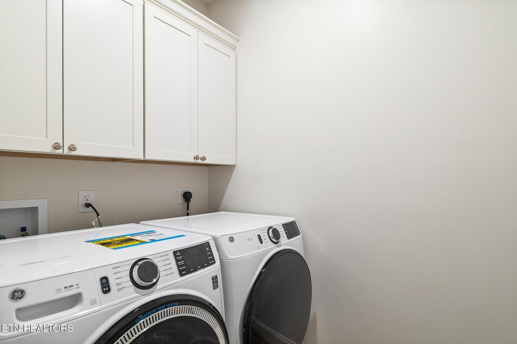 Clinton, Tennessee, 37716, United States, 3 Bedrooms Bedrooms, ,2 BathroomsBathrooms,Residential,Forsale,2012721