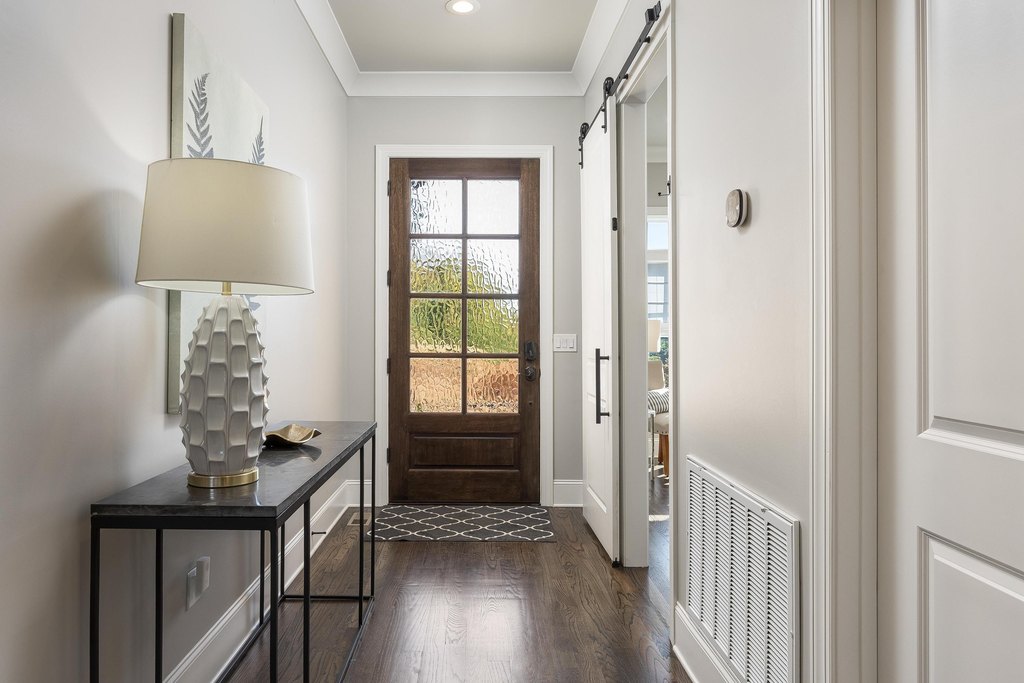 Chattanooga, Tennessee, 37405, United States, 5 Bedrooms Bedrooms, ,5 BathroomsBathrooms,Residential,Forsale,2009546