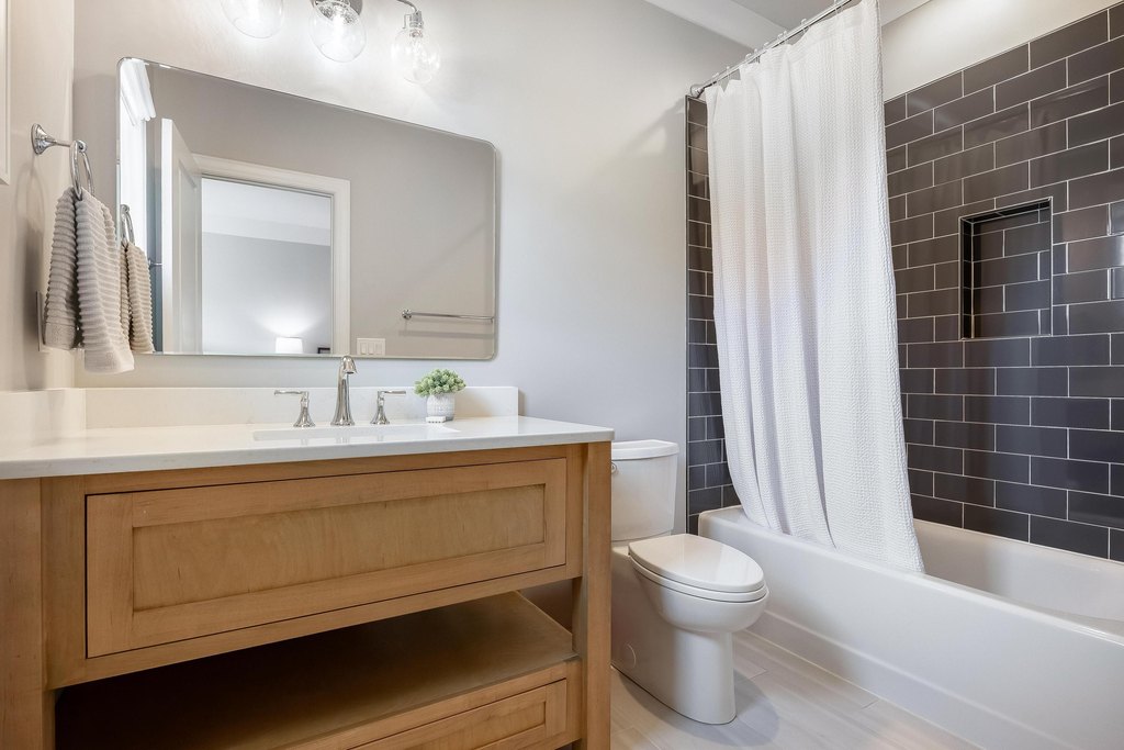 Chattanooga, Tennessee, 37405, United States, 5 Bedrooms Bedrooms, ,5 BathroomsBathrooms,Residential,Forsale,2009546