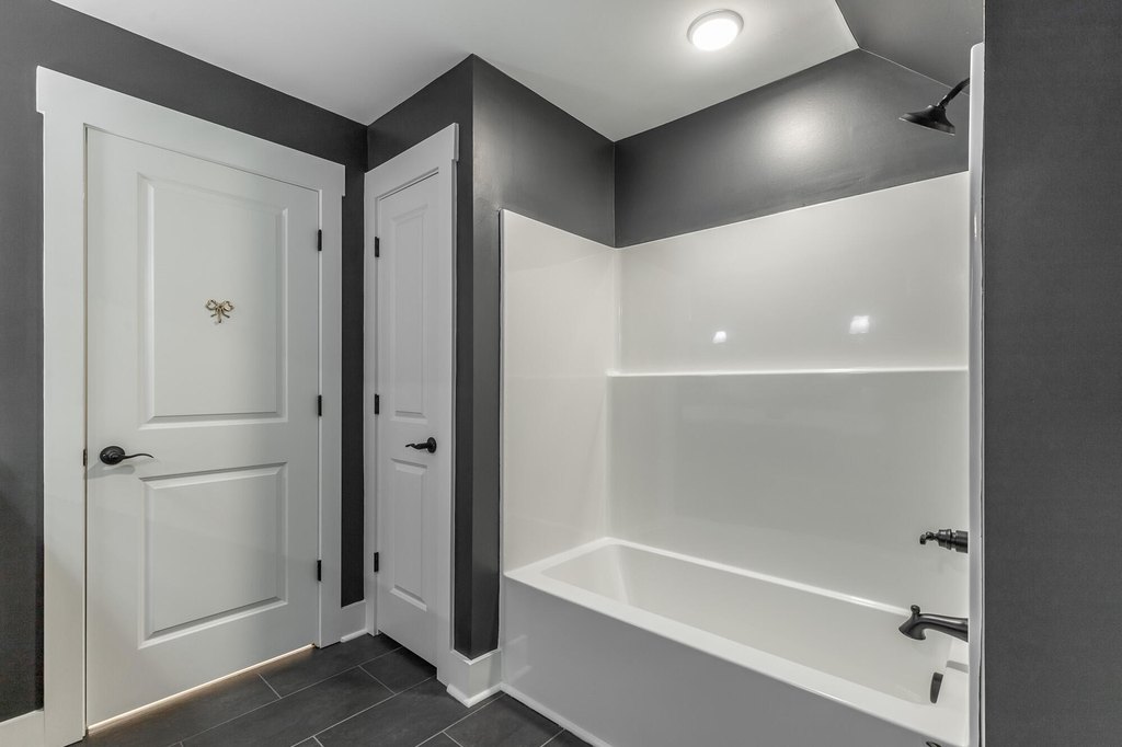 Harrison, Tennessee, 37341, United States, 3 Bedrooms Bedrooms, ,2.5 BathroomsBathrooms,Residential,Forsale,1995326