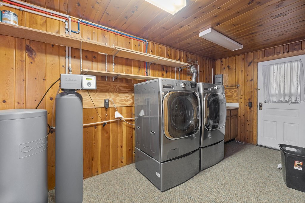 Custer, South Dakota, 57730, United States, 4 Bedrooms Bedrooms, ,2 BathroomsBathrooms,Residential,Forsale,1990710