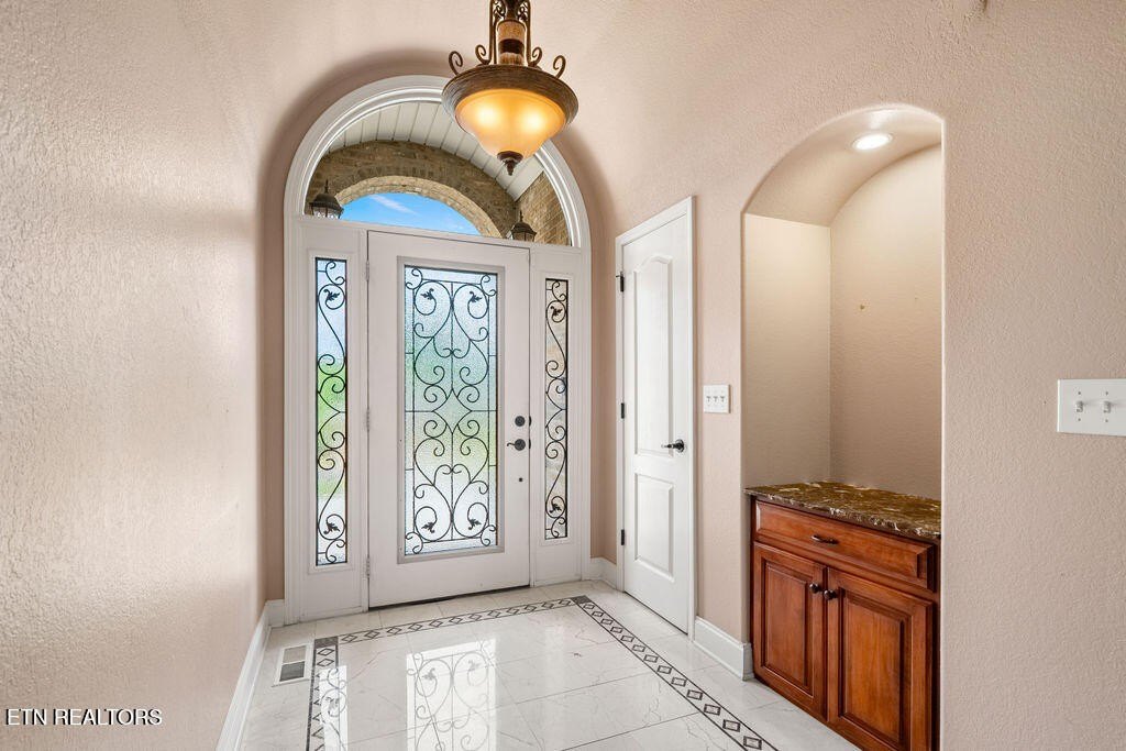 Loudon, Tennessee, 37774, United States, 3 Bedrooms Bedrooms, ,3 BathroomsBathrooms,Residential,Forsale,1893719