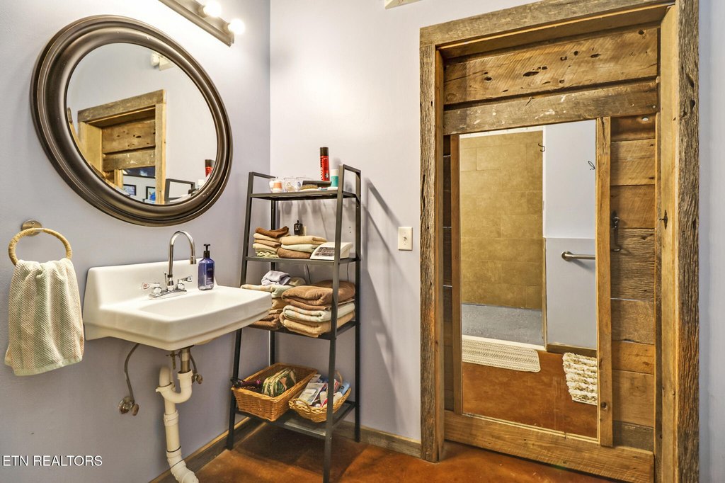 Crossville, Tennessee, 38571, United States, 3 Bedrooms Bedrooms, ,2.5 BathroomsBathrooms,Residential,Forsale,1907865