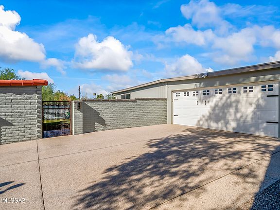 Tucson, Arizona, 85704, United States, 3 Bedrooms Bedrooms, ,2 BathroomsBathrooms,Residential,Forsale,1990109