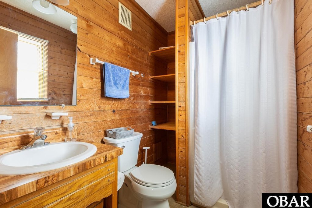 Corolla, North Carolina, 27927, United States, 4 Bedrooms Bedrooms, ,2.5 BathroomsBathrooms,Residential,Forsale,2004889