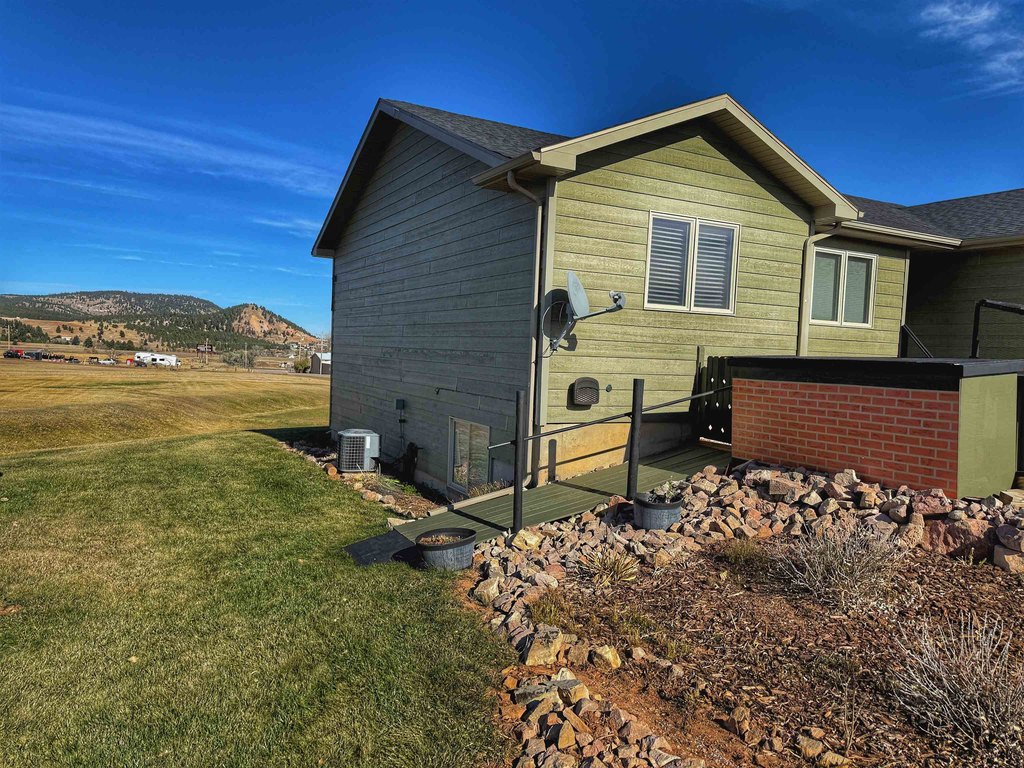 Sundance, Wyoming, 57783, United States, 5 Bedrooms Bedrooms, ,3 BathroomsBathrooms,Residential,Forsale,2004333