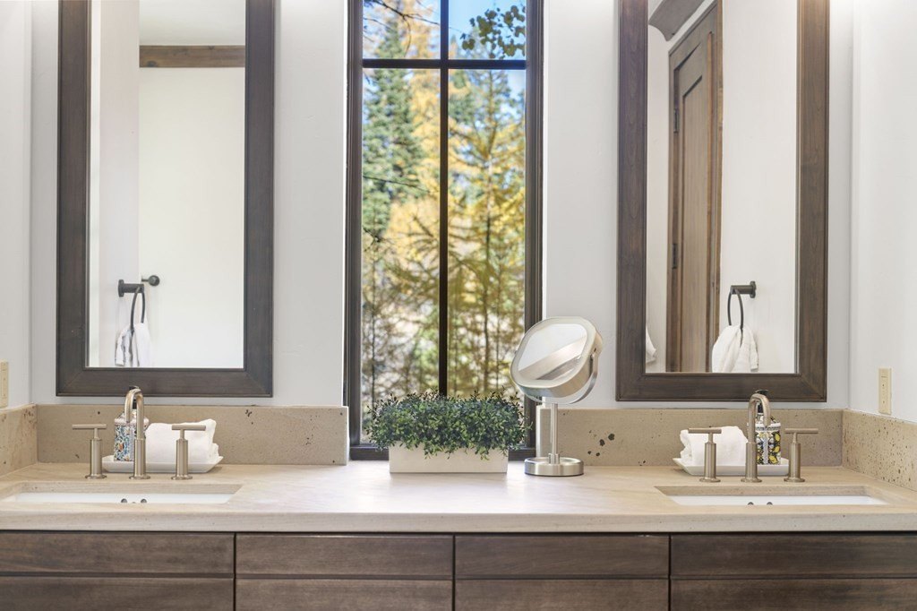 Donnelly, Idaho, 83615, United States, 3 Bedrooms Bedrooms, ,4 BathroomsBathrooms,Residential,Forsale,1996721