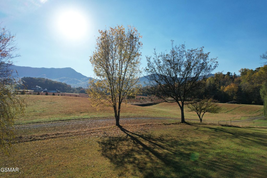 Dandridge, Tennessee, 37725, United States, 3 Bedrooms Bedrooms, ,2.5 BathroomsBathrooms,Residential,Forsale,1999447