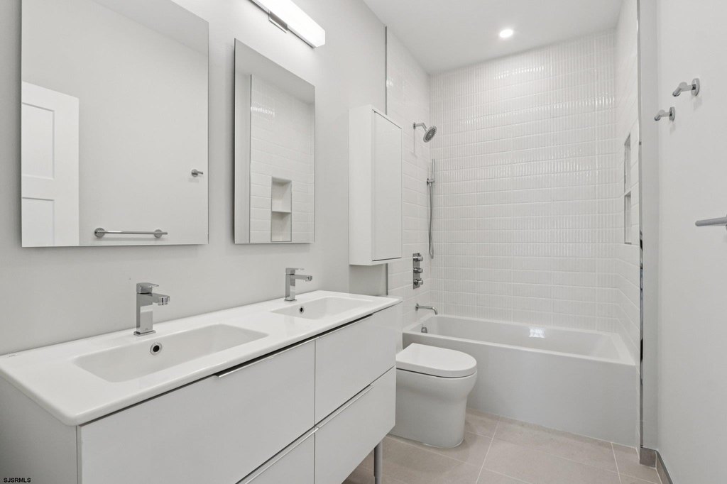 Atlantic City, New Jersey, 08401, United States, 3 Bedrooms Bedrooms, ,2.5 BathroomsBathrooms,Residential,Forsale,2004607