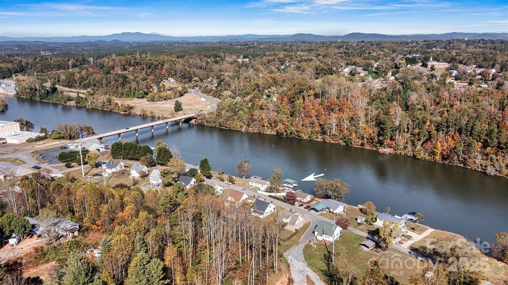 Hickory, North Carolina, 28601, United States, 2 Bedrooms Bedrooms, ,1.5 BathroomsBathrooms,Residential,Forsale,2004142