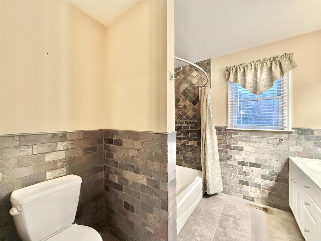 Petersburg, New Jersey, 08270, United States, 4 Bedrooms Bedrooms, ,2.5 BathroomsBathrooms,Residential,Forsale,1994154
