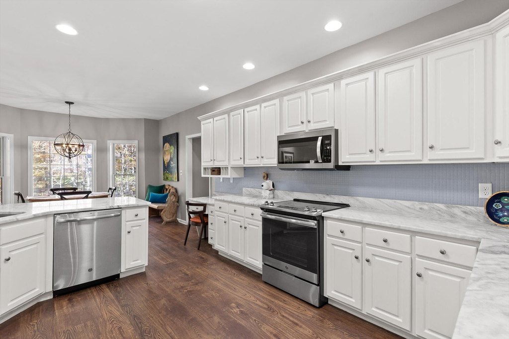 Signal Mountain, Tennessee, 37377, United States, 5 Bedrooms Bedrooms, ,3 BathroomsBathrooms,Residential,Forsale,2004663