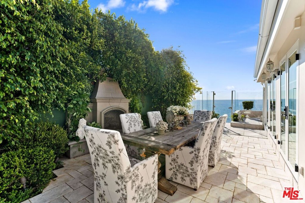 Malibu, California, 90265, United States, 3 Bedrooms Bedrooms, ,2.5 BathroomsBathrooms,Residential,Forsale,2009631